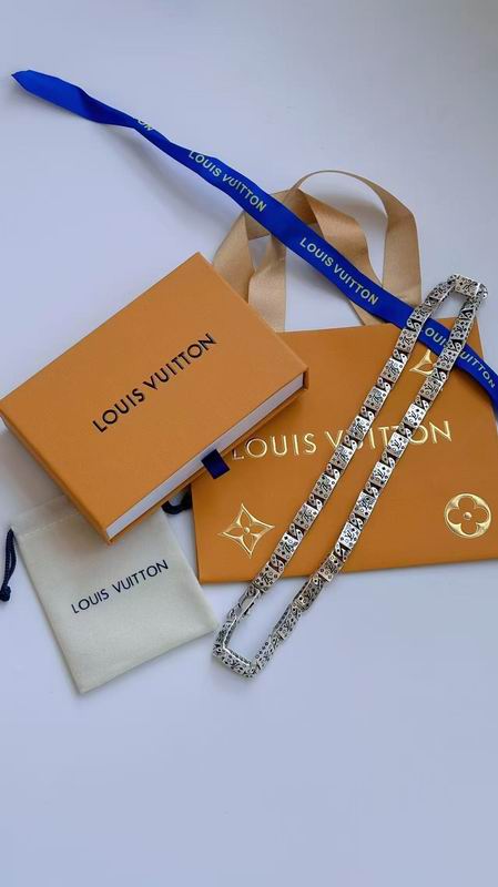 LV Necklace 03yxs272